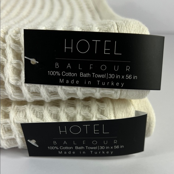 Hotel Balfour Bath Towel Set Off White Lightweight Waffle Texture Set of 2 NEW - Picture 2 of 6